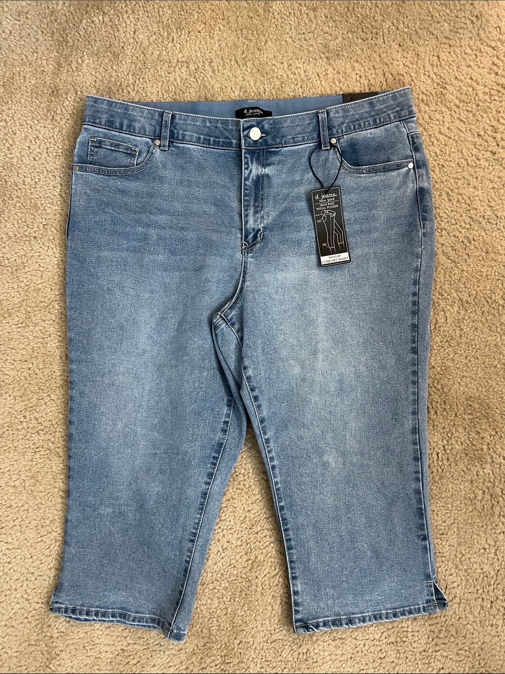 d. jeans Light Blue Cropped Capri Jeans